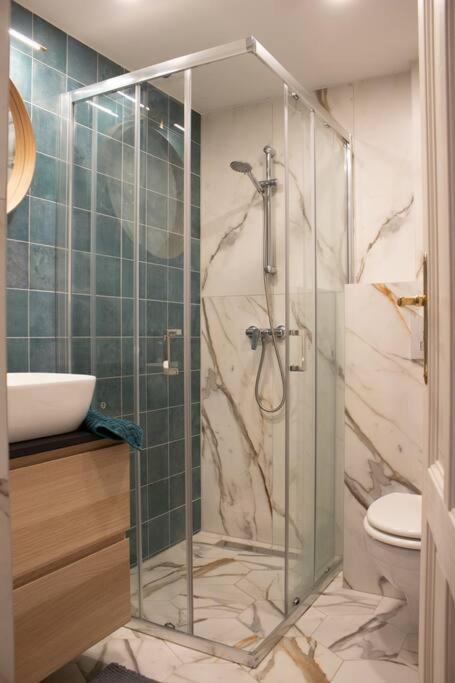 Brand New Lovely In The Heart Of Apartmán